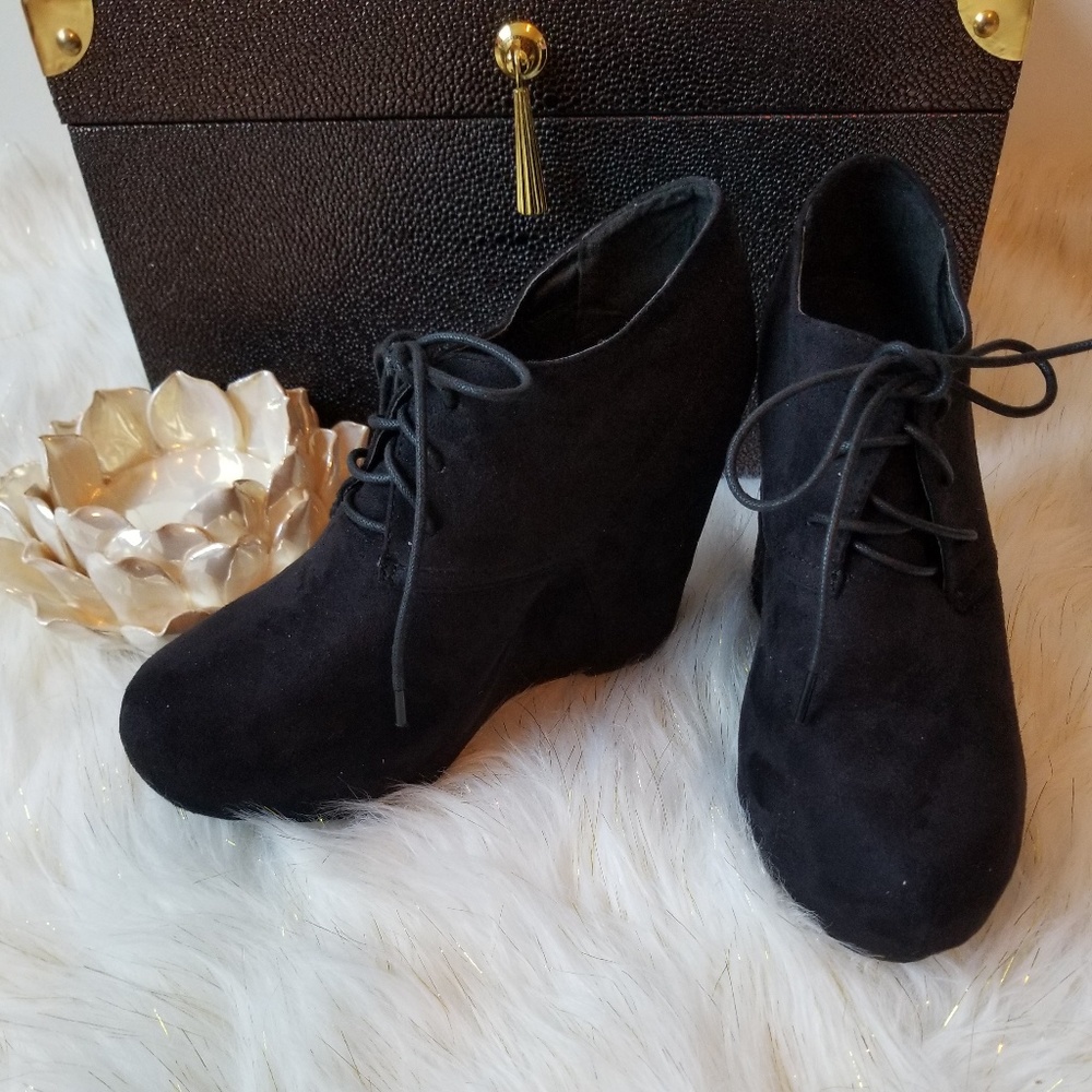 Women's Black Wedge Booties!